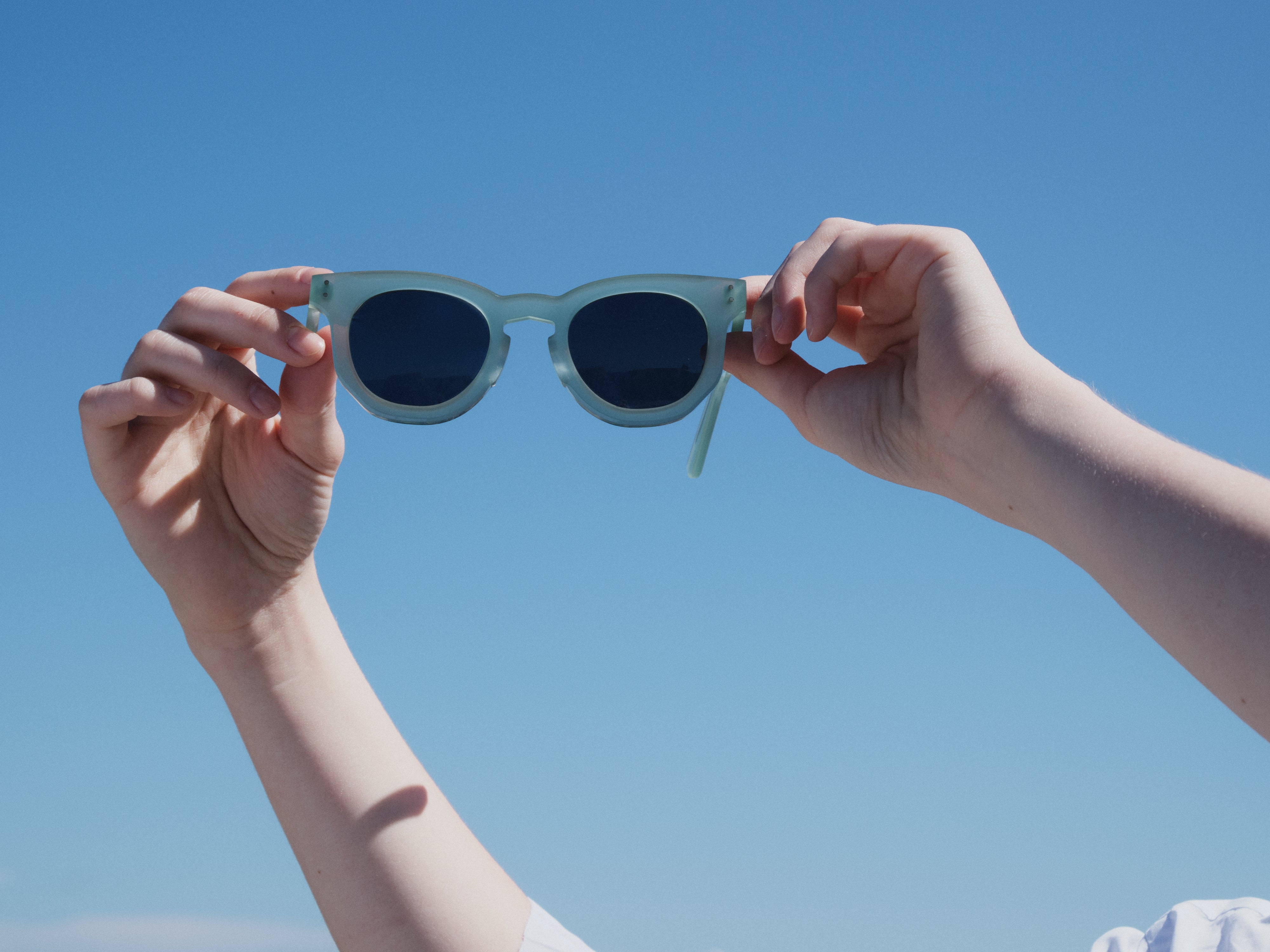 Christine Phung CP x Lassalle lunettes de soleil turquoise