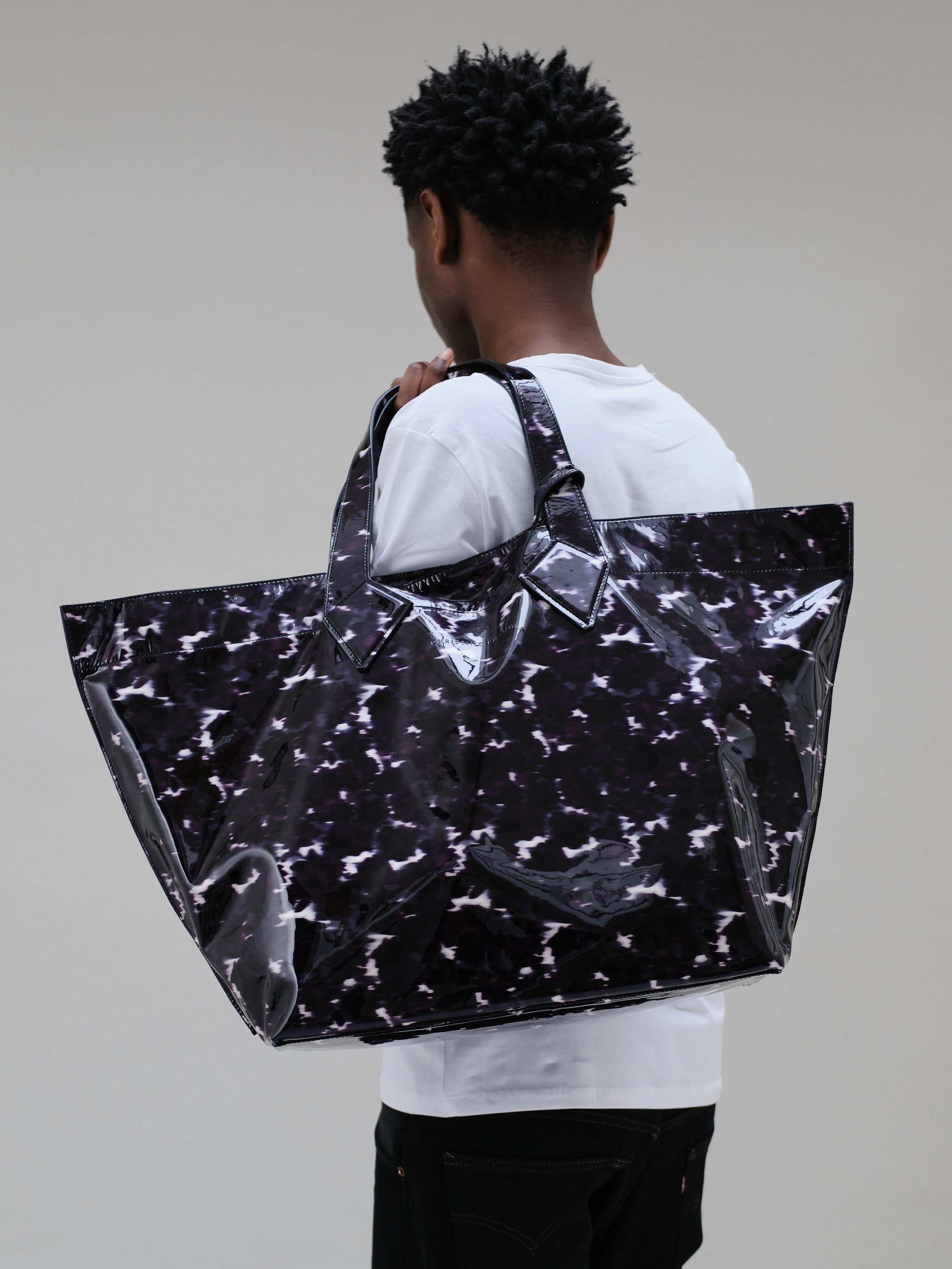 Christine Phung Cabas XL Myrtille sac cuir verni bleu