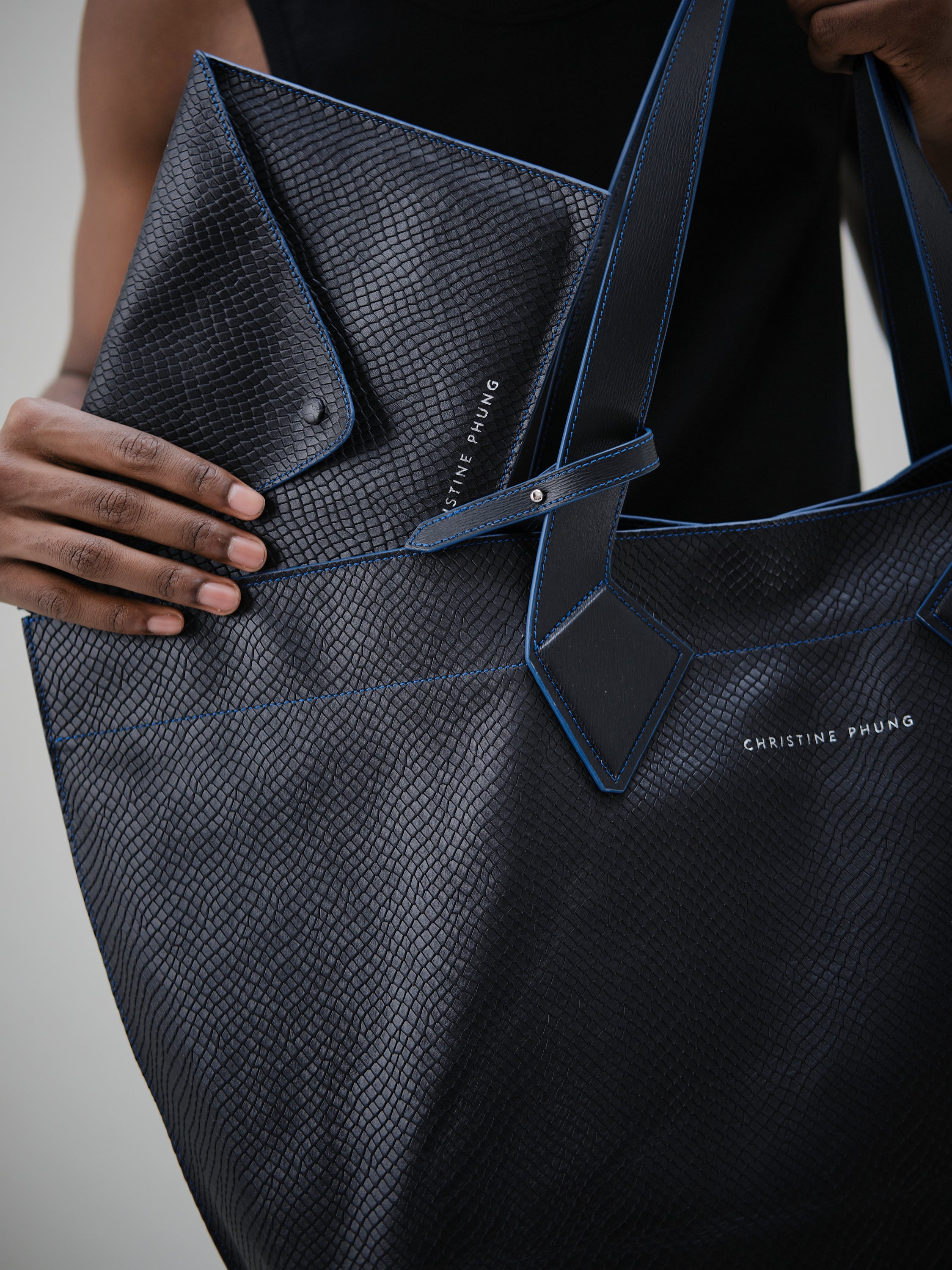 Christine Phung Sac Cabas XL Vesper cuir noir upcyclé