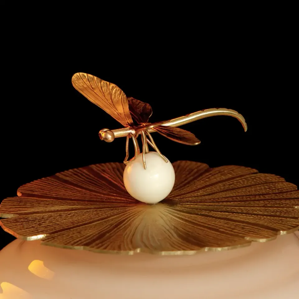Kim Jude Lumières Microcosmos lampe upcyclée unique