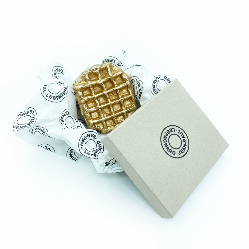 Jean-Paul Lespagnard Golden Waffle presse-papiers gaufre dorée