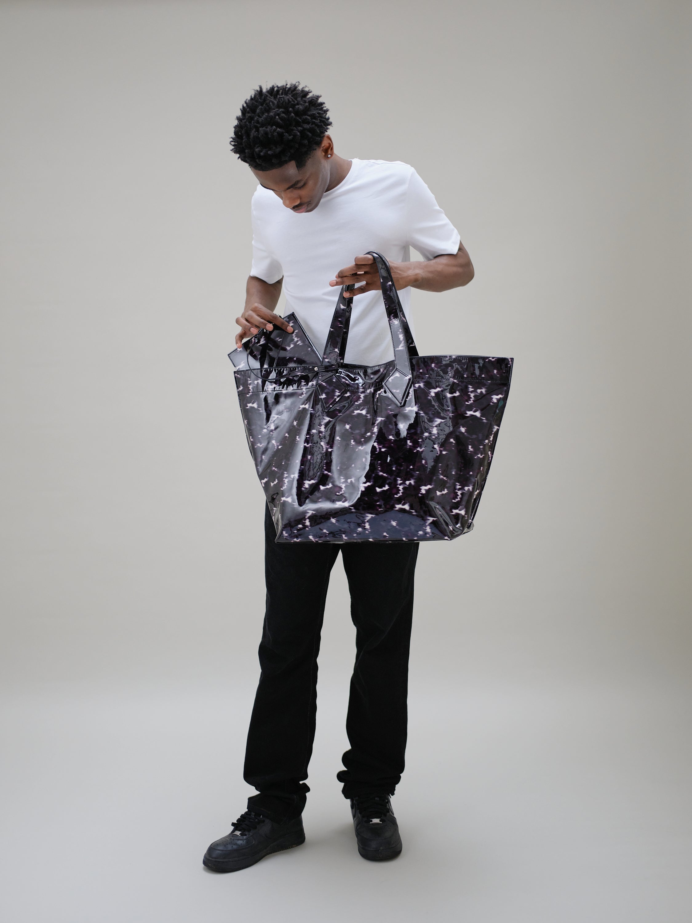 Christine Phung Cabas XL Myrtille sac cuir verni bleu