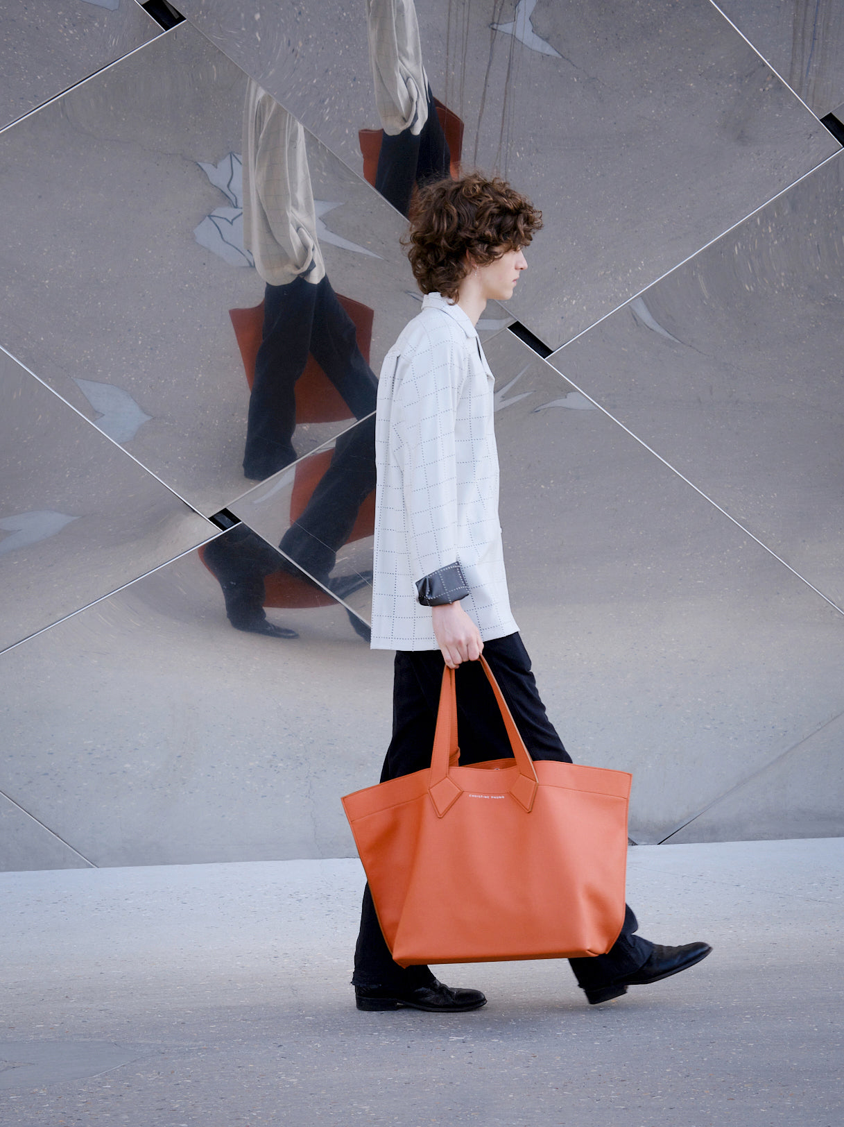 Christine Phung cabas XL sac cuir orange veau