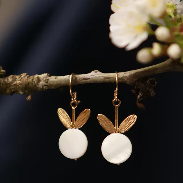 Kim Jude Navets boucles d'oreilles légères espiègles