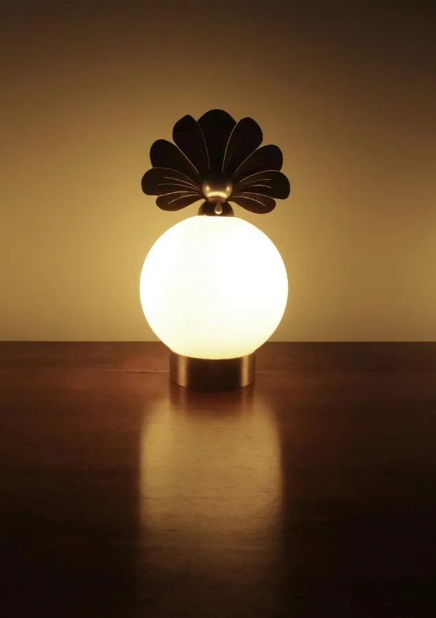 Kim Jude Botanica Margareta lampe fleur laiton leds