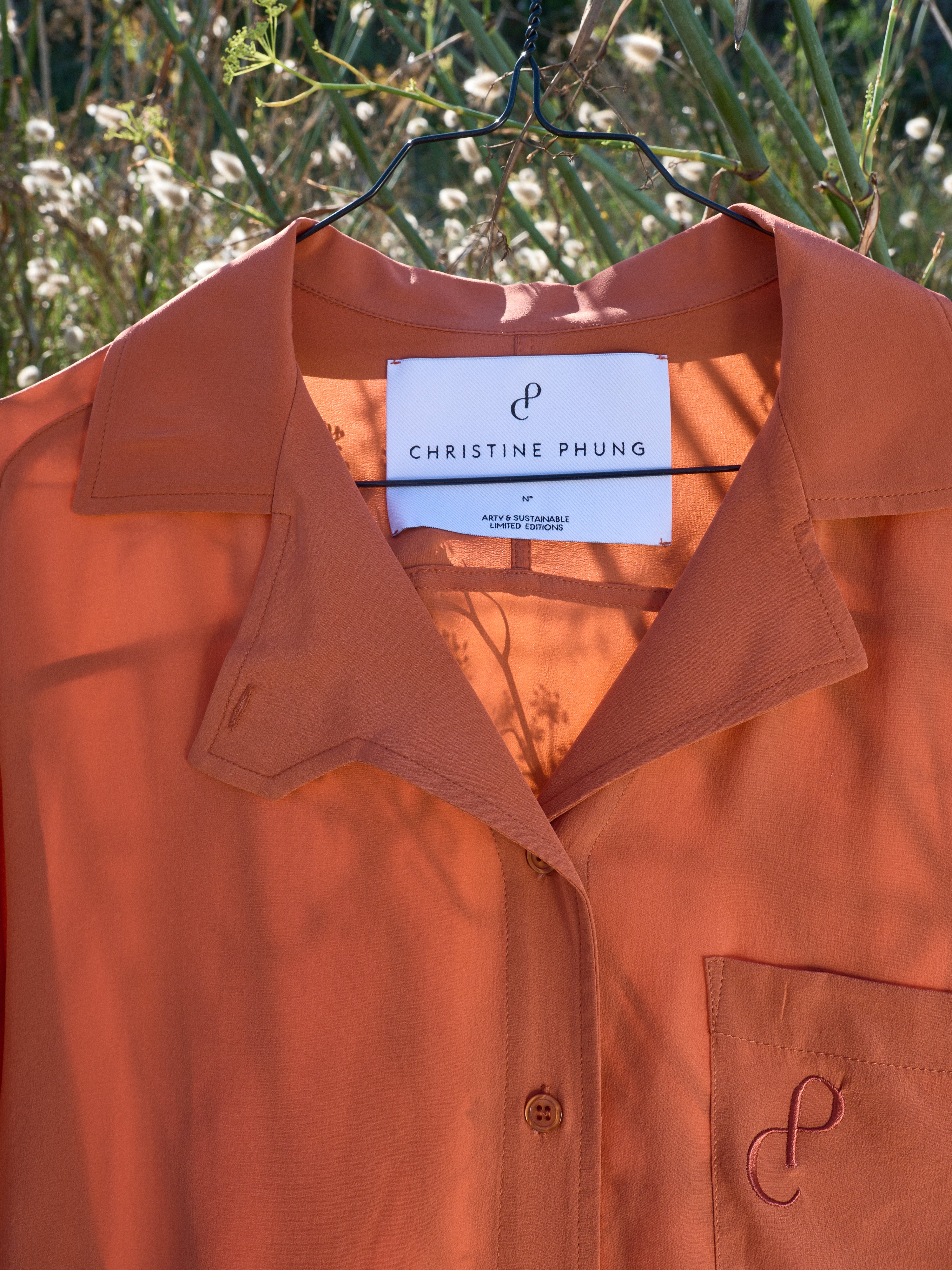 Christine Phung Alpha chemise soie orange manches courtes