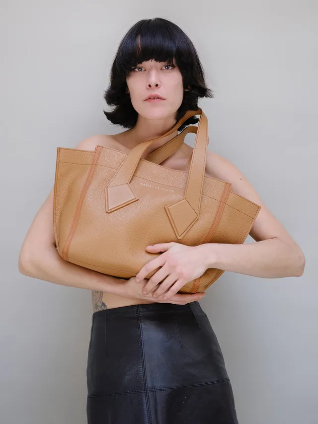 Christine Phung Sac Cabas M cabas cuir beige veau grainé
