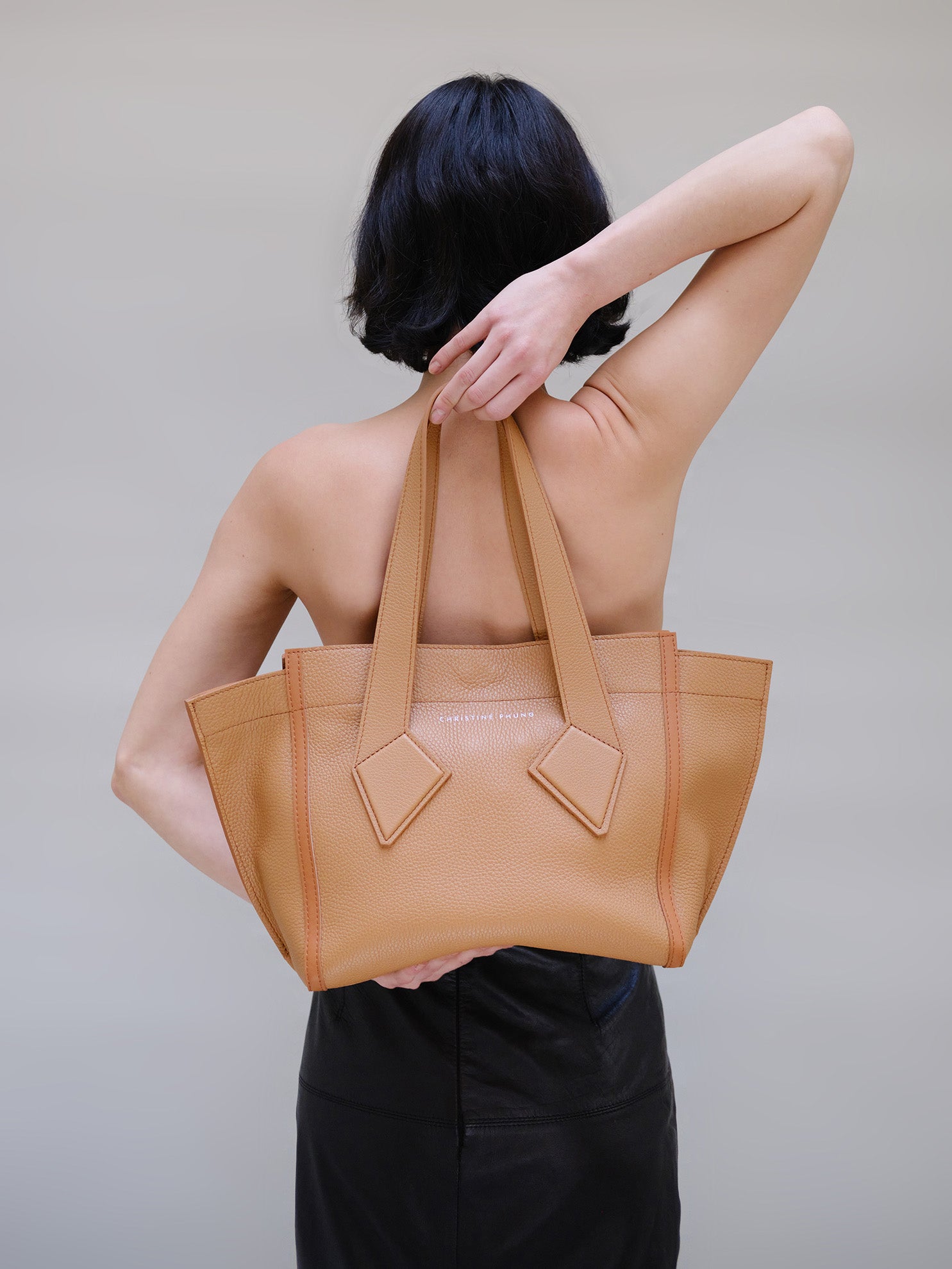 Christine Phung Sac Cabas M cabas cuir beige veau grainé