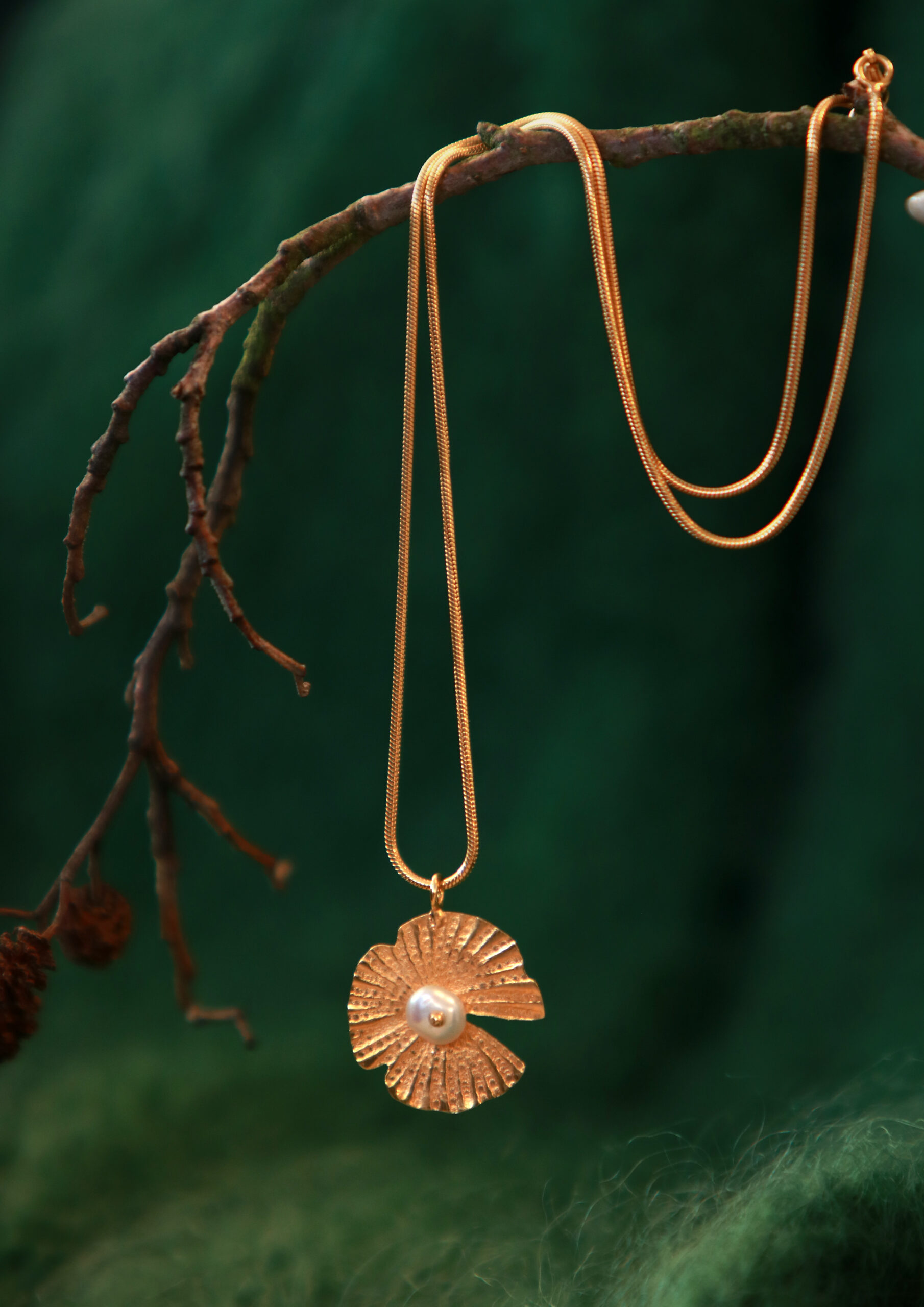 KIM JUDE Colliers Nymphéa collier léger floral