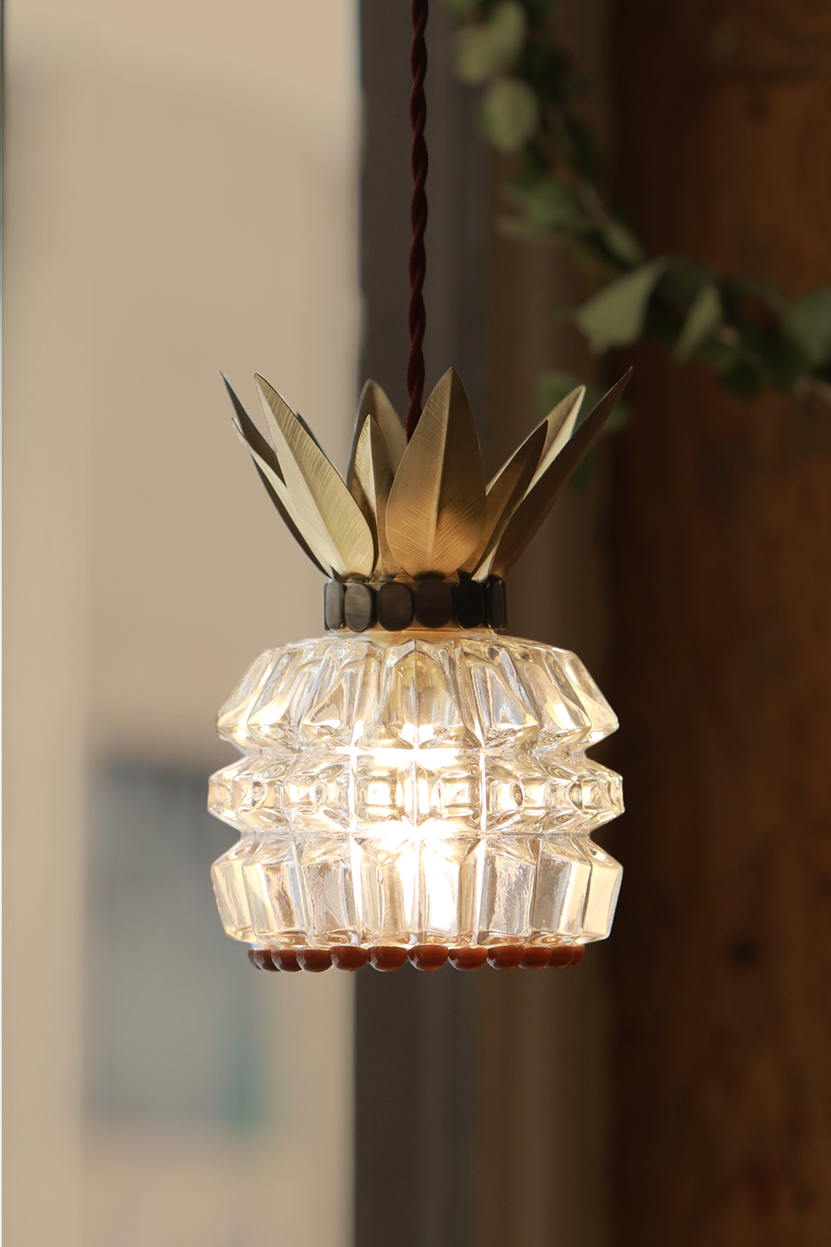 Kim Jude Botanica Ananas baladeuse laiton LED