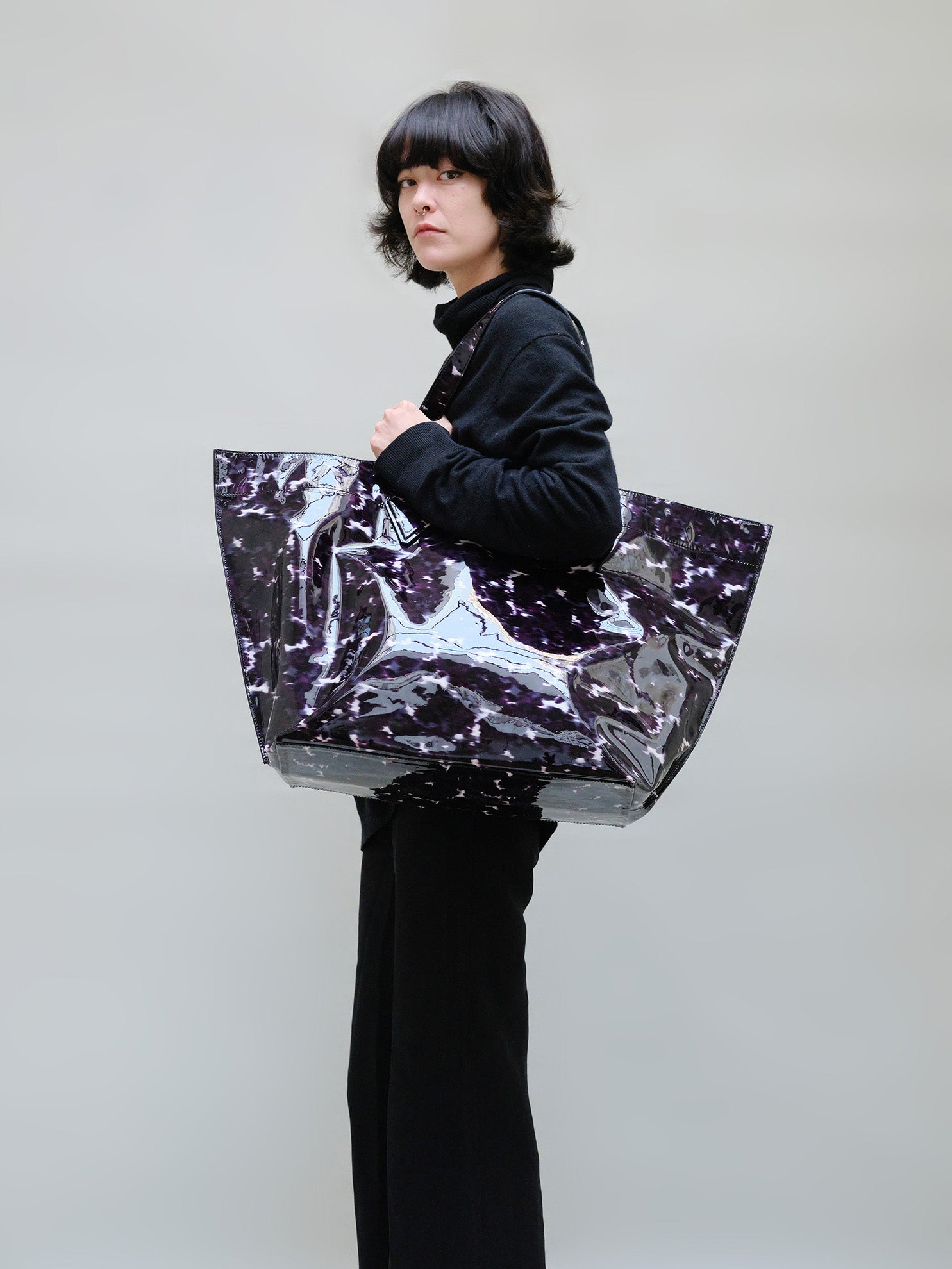 Christine Phung Cabas XL Myrtille sac cuir verni bleu