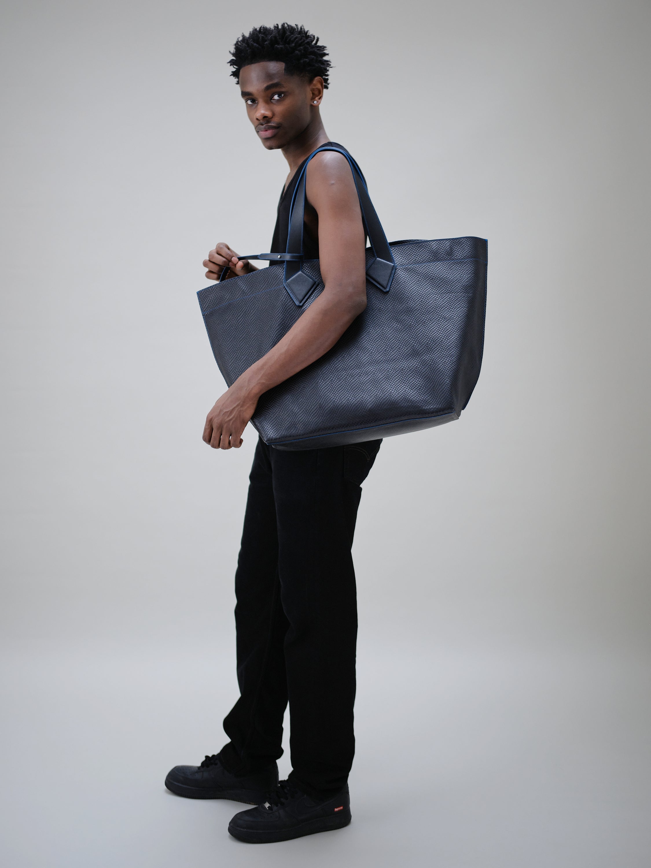 Christine Phung Sac Cabas XL Vesper cuir noir upcyclé