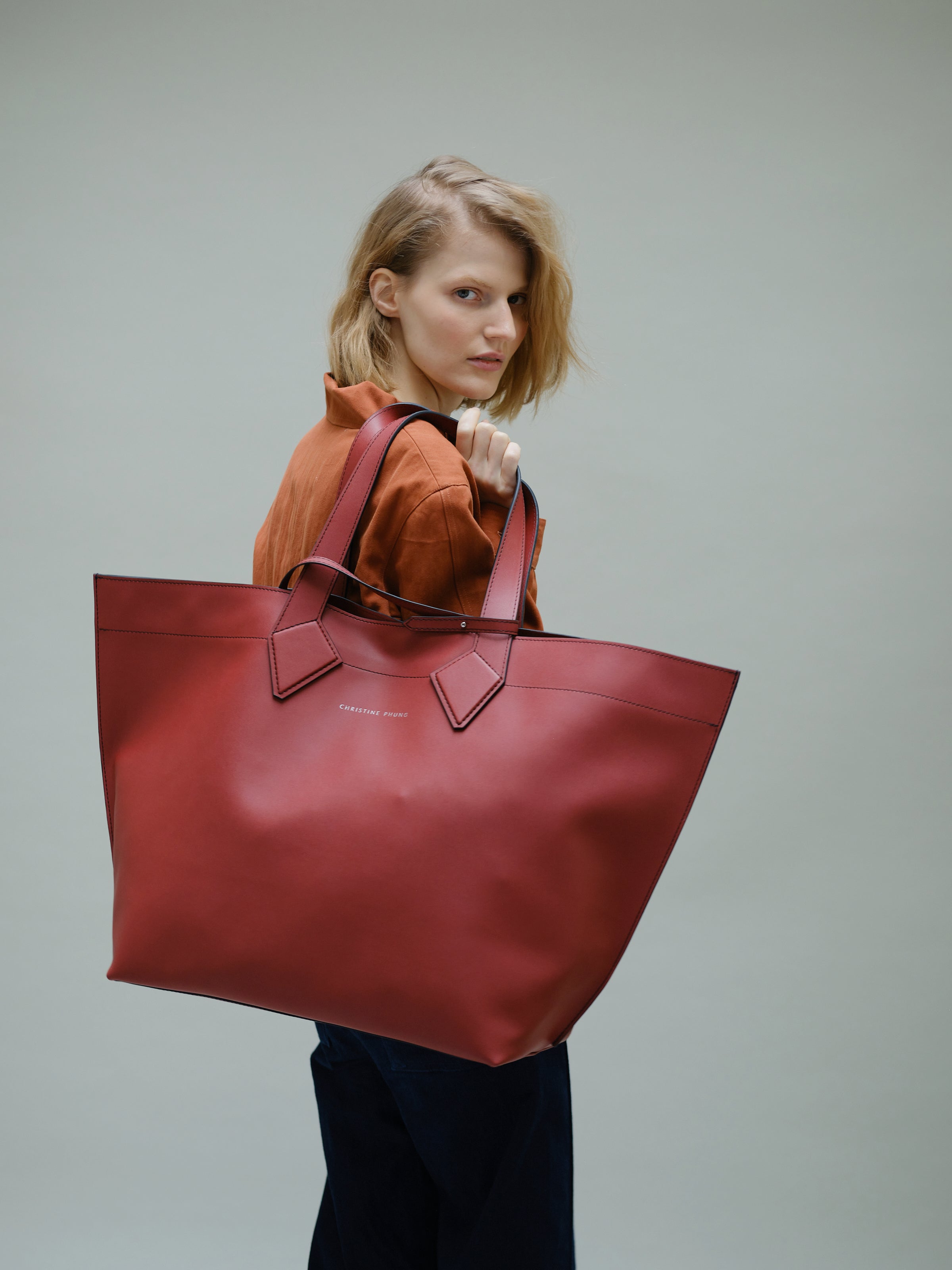 Christine Phung Sac Cabas XL brique cuir upcyclé
