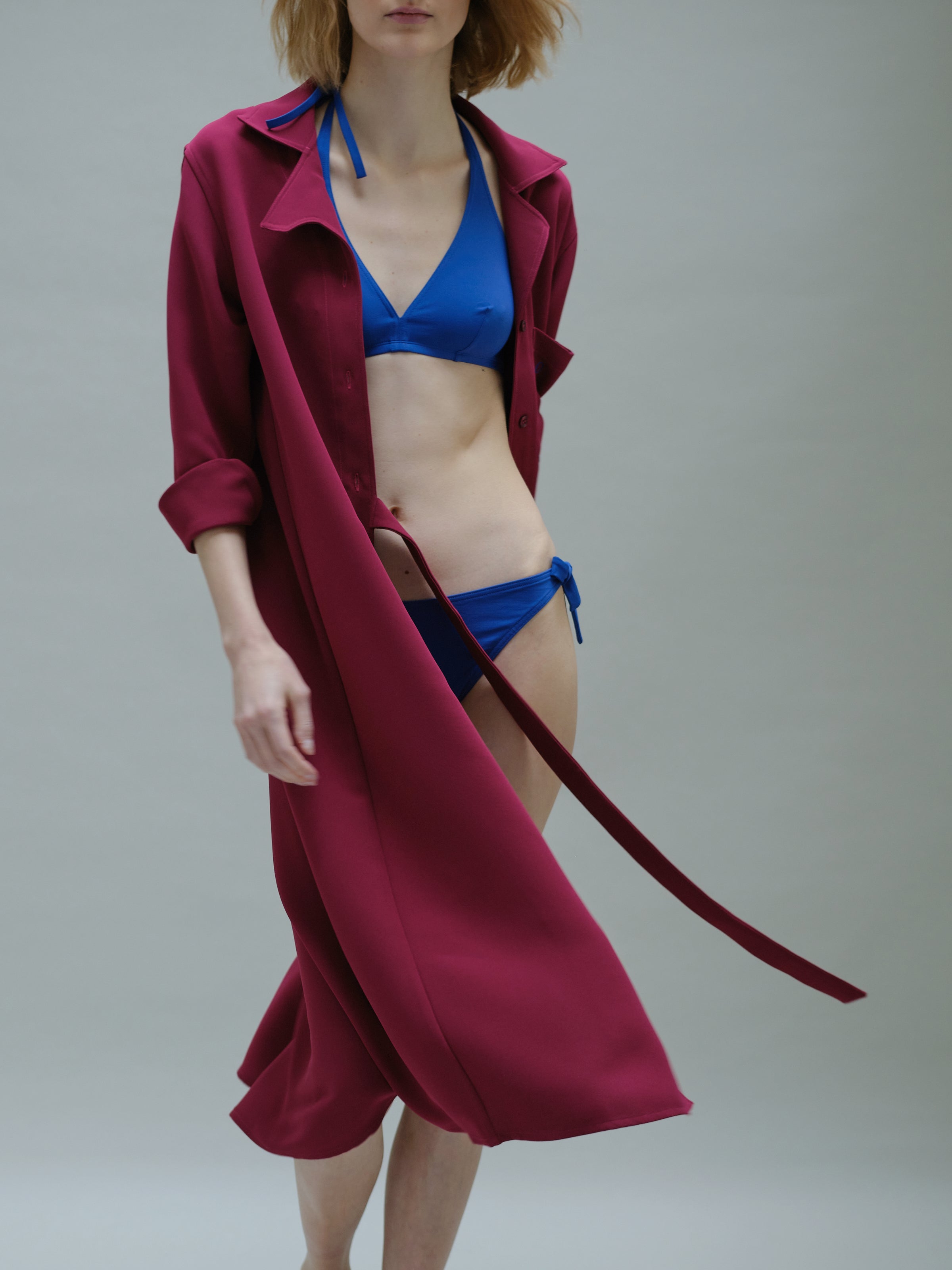 Christine Phung Epsi robe-chemise longue betterave ceinturée