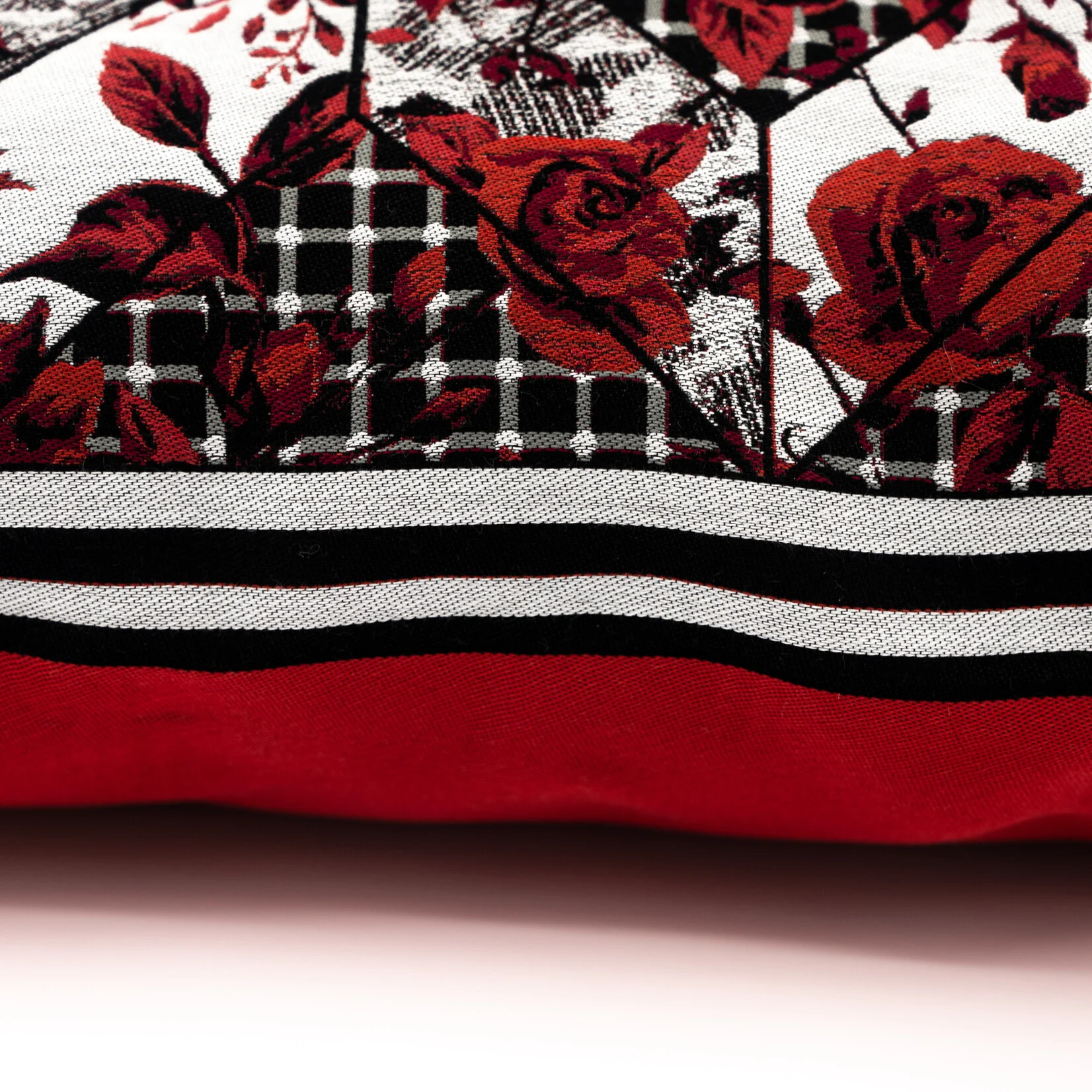 JeanPaul Lespagnard Textile Red Flowers coussin 100x100 jacquard