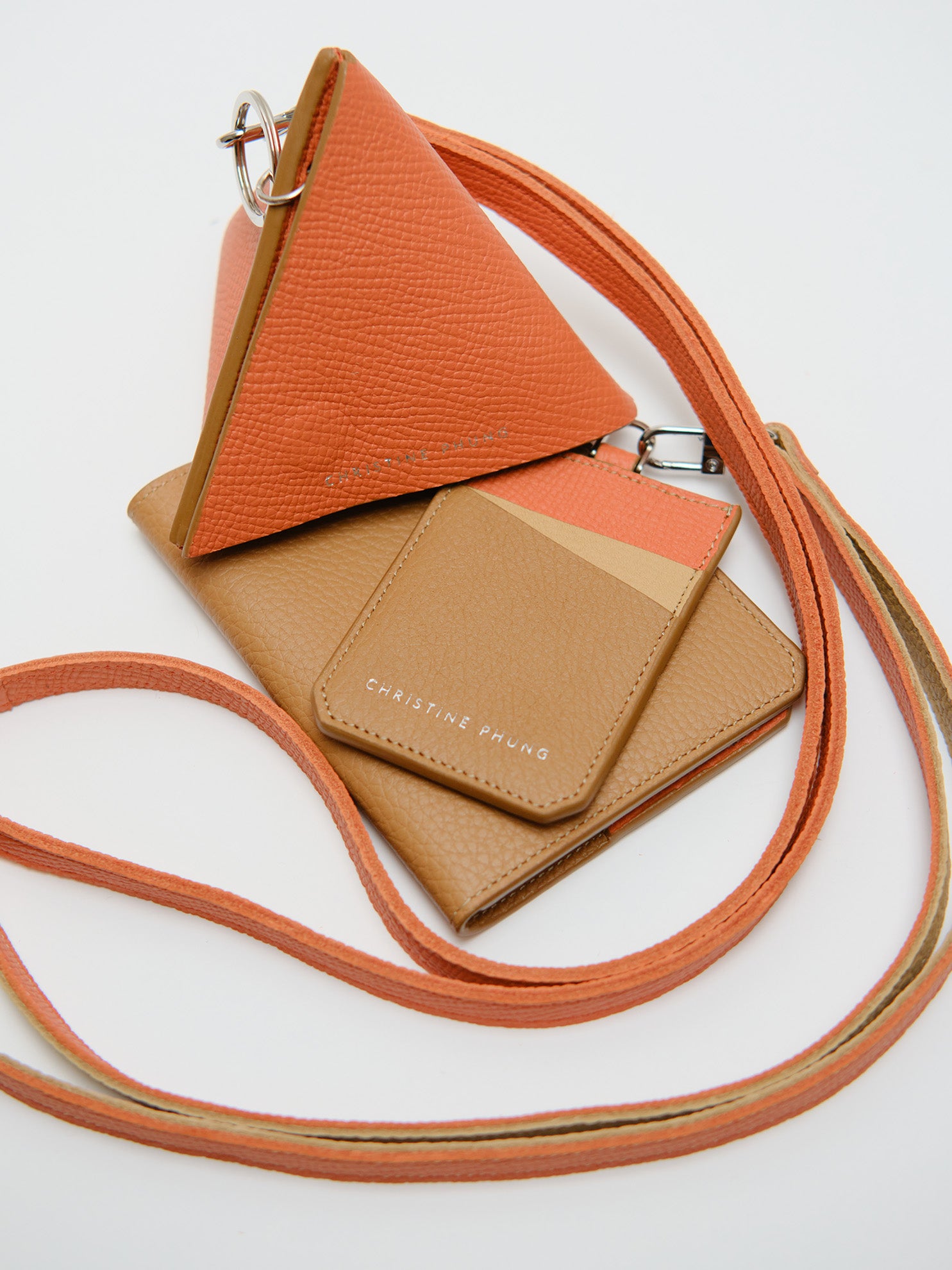 Christine Phung Berlingot pouch cuir orange triangle upcyclé