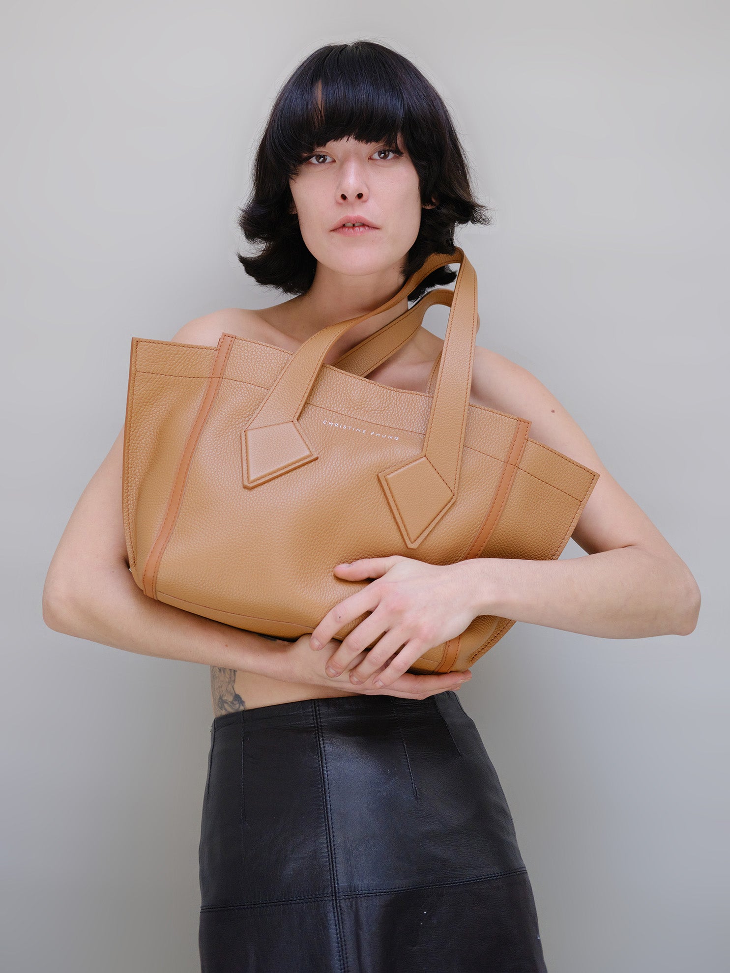 Christine Phung Sac Cabas M cabas cuir beige veau grainé