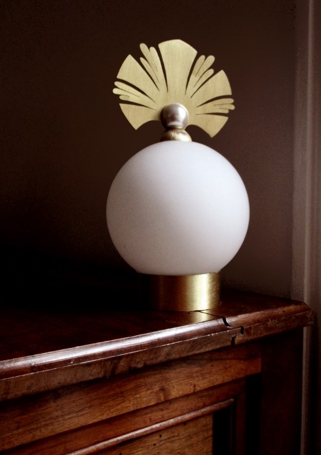 Kim Jude Botanica Lilium lampe fleur laiton upcyclé