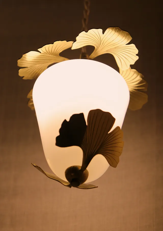 KIM JUDE Botanica Biloba suspension laiton LED