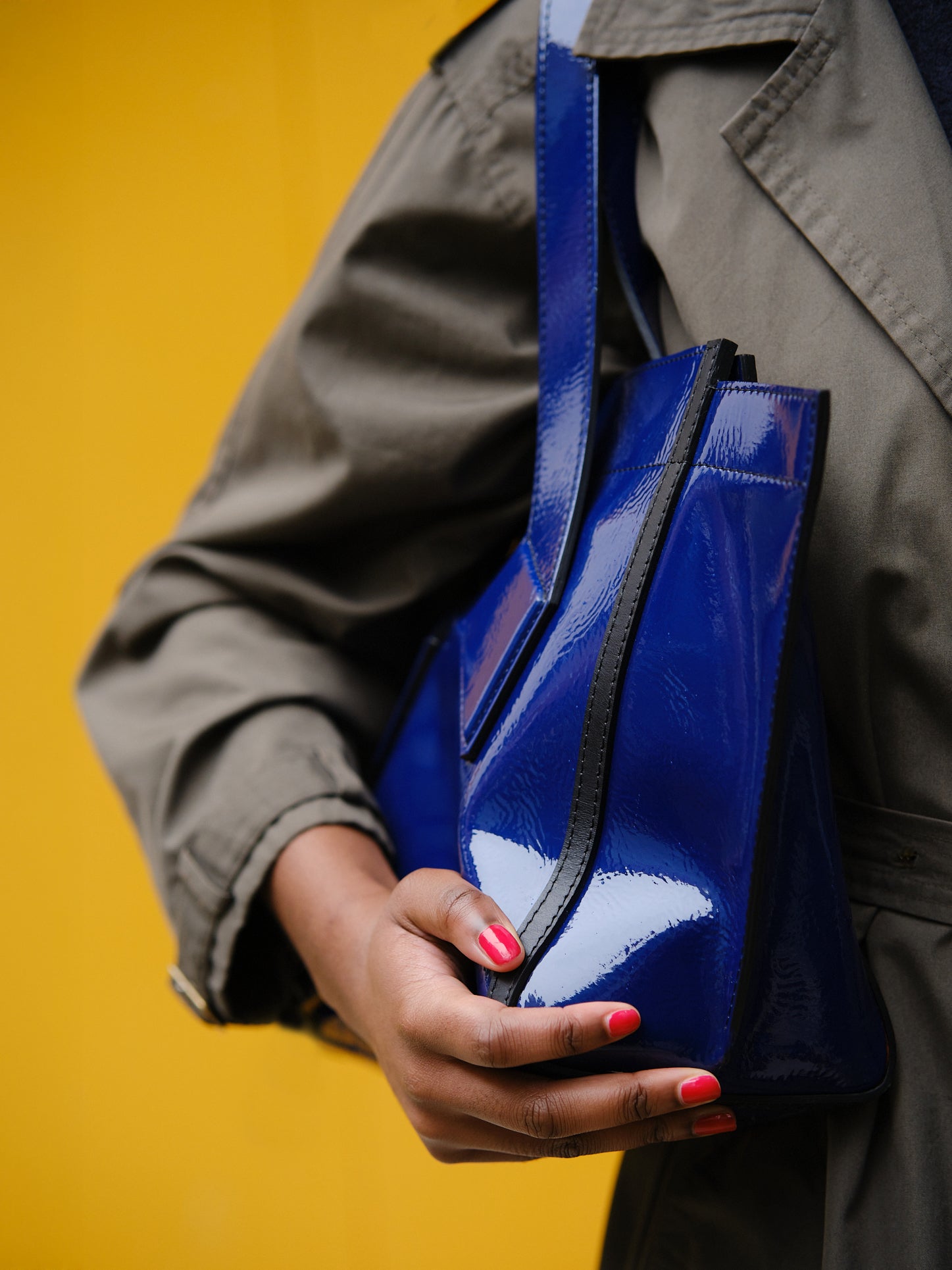 Christine Phung Cabas M sac cuir bleu électrique