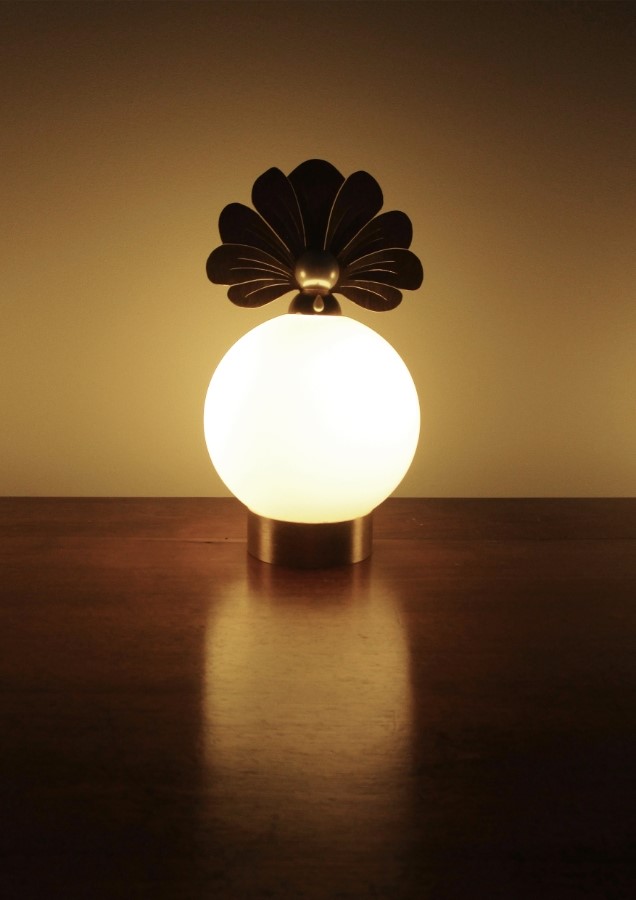 Kim Jude Botanica Margareta lampe fleur laiton leds