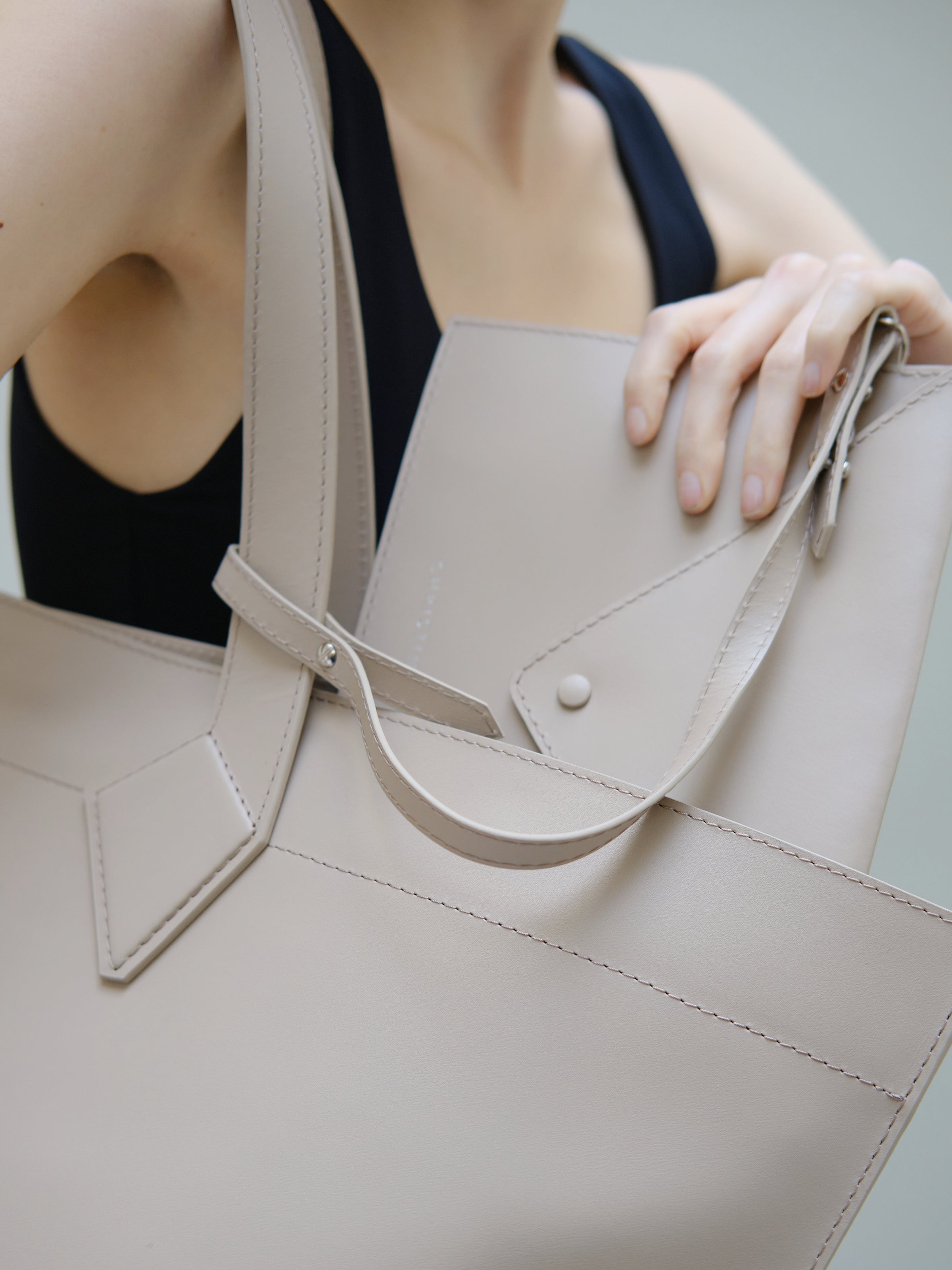 Christine Phung Maripo cabas XL cuir beige upcyclé