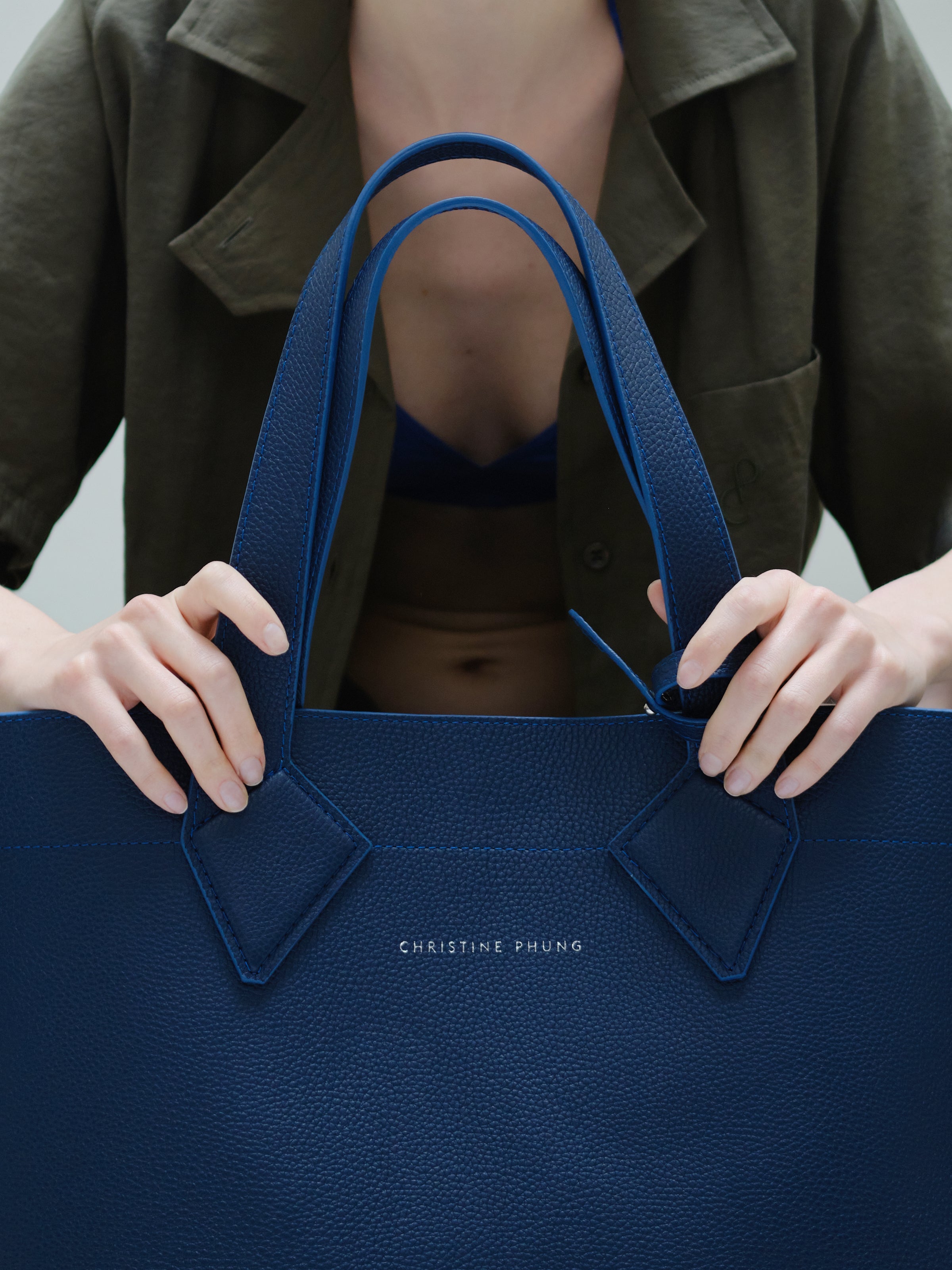 Christine Phung cabas XL sac cuir marine upcyclé