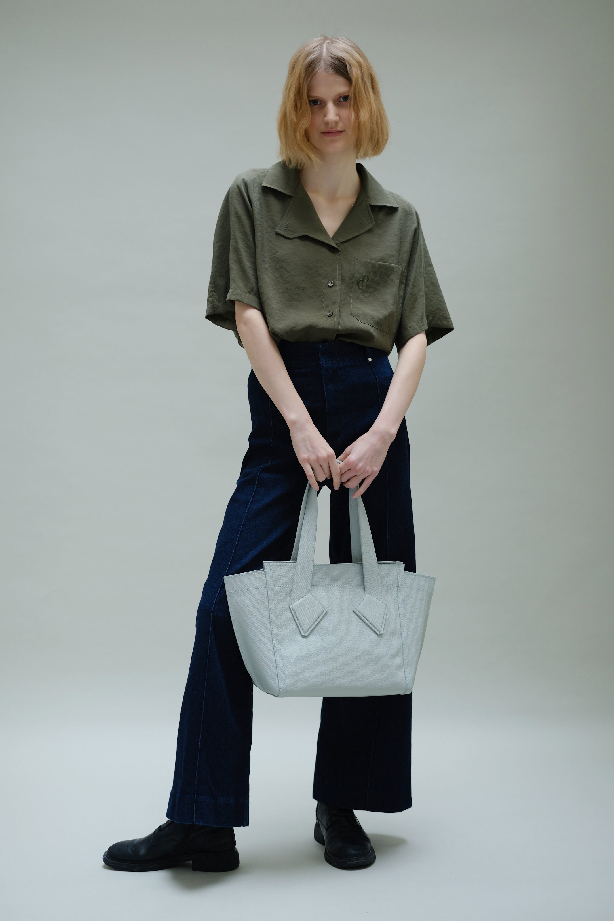 Christine Phung Cabas M sac cuir sauge upcyclé