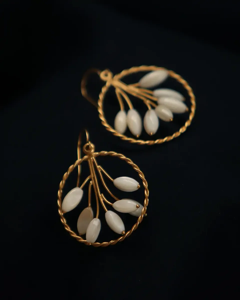 Kim Jude Wisteria boucles d'oreilles légères
