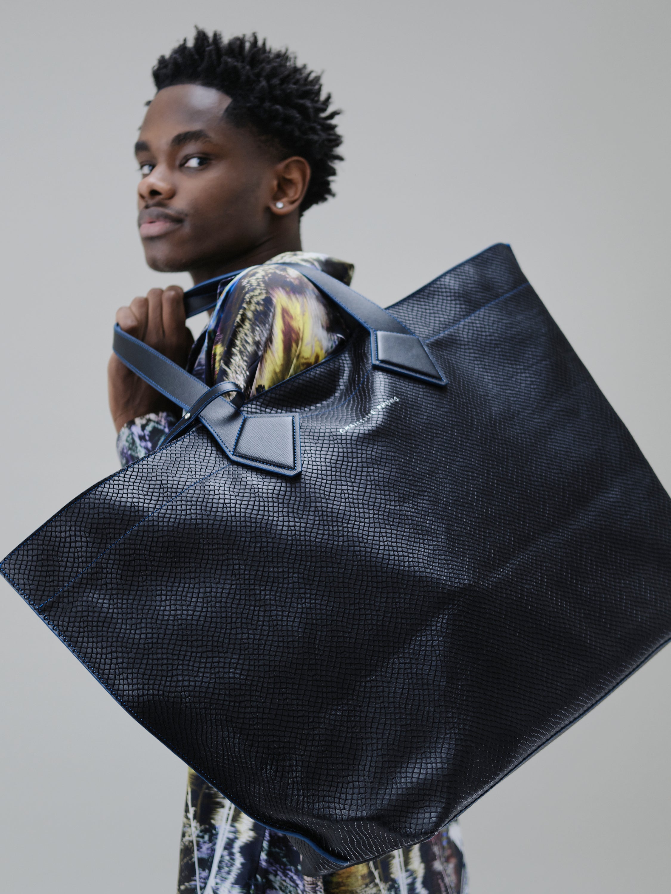 Christine Phung Sac Cabas XL Vesper cuir noir upcyclé